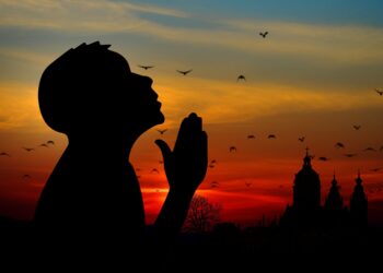 Esposa de pastor pede reconhecimento de vínculo trabalhista com igreja, mas Justiça nega