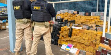 Três homens são detidos com mais de meia tonelada de drogas, armas e veículos roubados