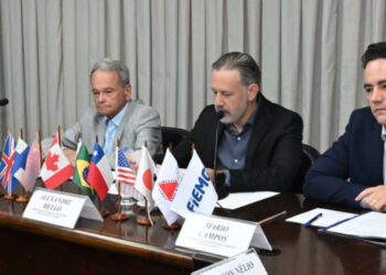 FIEMG debate minerais críticos e amplia diálogo sobre cooperação internacional 