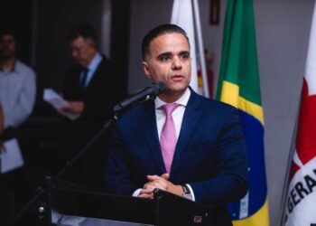 Presidente da OAB-MG participa da Semana Jurídica do UNILAVRAS com palestra sobre advocacia e inteligência artificial 