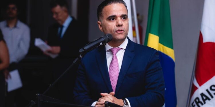 Presidente da OAB-MG participa da Semana Jurídica do UNILAVRAS com palestra sobre advocacia e inteligência artificial 