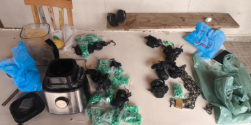 PM fecha “laboratório” de drogas e prende seis pessoas em Passos