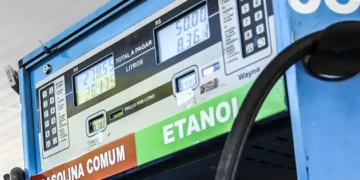 Governo sanciona lei que permite reduzir tributos sobre combustíveis