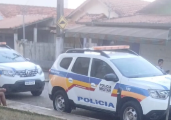 Dois homens ficam gravemente feridos após ataque na Praça do Rosário