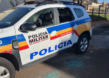 Viatura é apedrejada durante ação contra o tráfico que termina com três presos