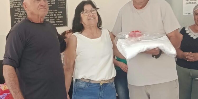 VÍDEO | Grupo de amigos leva café, música e alegria aos moradores do Lar São José de Guapé