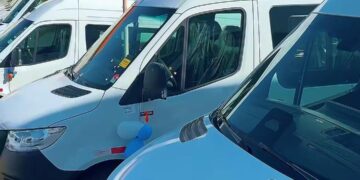 Prefeitura de Carmo do Rio Claro amplia frota municipal com 21 vans zero quilômetro