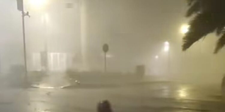 Temporal com ventos de 109 km/h provoca estragos e deixa famílias desalojadas no Sul de Minas