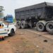 Motorista fica gravemente ferido após colisão frontal entre carreta e carro na MG-179