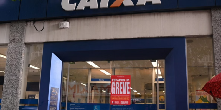 Caixa e bancários retomam negociações nesta quarta (16); mas greve segue sem prazo para terminar