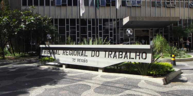 Justiça de Alfenas aumenta para R$ 50 mil indenização a trabalhador de 64 anos dispensado perto da aposentadoria