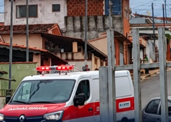 Colisão entre dois carros deixa condutor ferido em Conceição da Aparecida