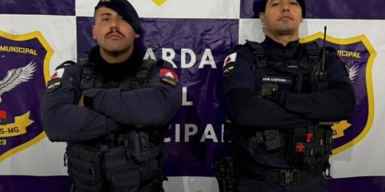 Adolescente é apreendido com cocaína, maconha e dinheiro durante patrulhamento em Passos