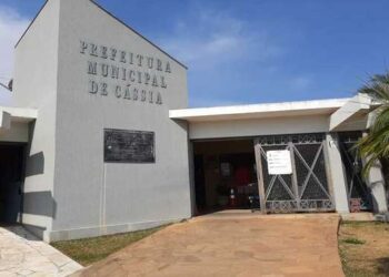 Cássia decreta emergência financeira após queda na arrecadação e aumento das despesas