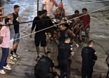 Homem morre após ser contido em espetinho no Centro de Passos