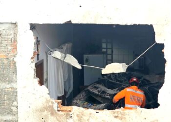 NOVO VÍDEO: Novos relatos revelam detalhes do gravíssimo acidente entre carro e casa em Passos