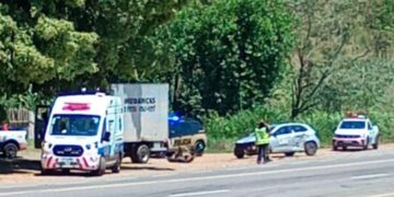 Carro da Prefeitura de Alfenas se envolve em acidente com caminhão na MGC-491