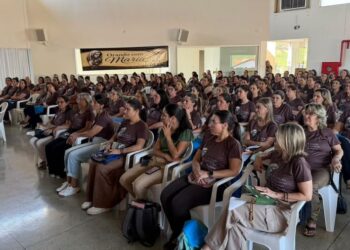 Orando com Maria reúne mulheres em momento de fé e oração em Carmo do Rio Claro