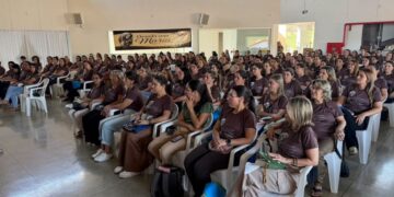 Orando com Maria reúne mulheres em momento de fé e oração em Carmo do Rio Claro