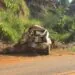 Acidente entre caminhão e carro deixa motorista ferido e causa vazamento de diesel em Alfenas (MG)