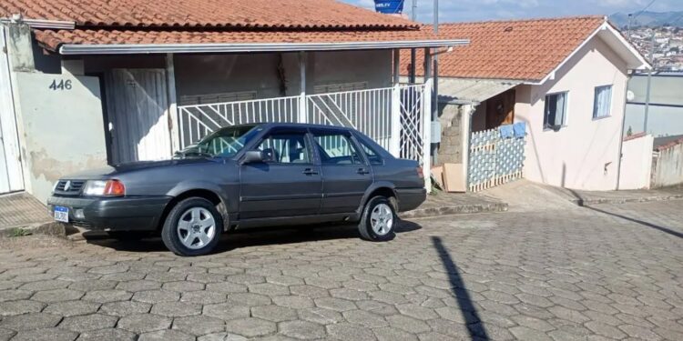 Santana é furtado em Poço Fundo e pode ter seguido em direção a Machado (MG)
