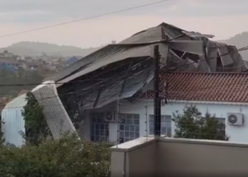 Vendaval de 110 km/h deixa rastro de destruição e leva Monte Sião a decretar emergência