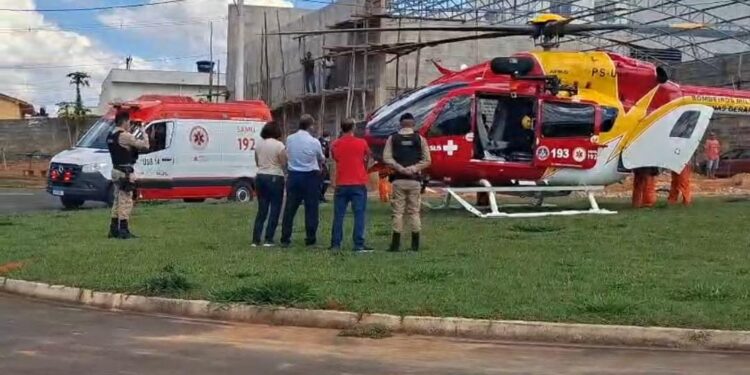 VÍDEO I URGENTE: Helicóptero Arcanjo é acionado para transferência de emergência em Carmo do Rio Claro