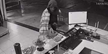 VÍDEO | Estabelecimento comercial é alvo de furto no centro de Andradas