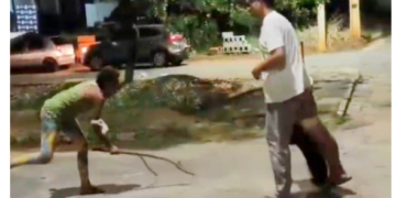 VÍDEO: Discussão por suposto furto de celular termina em agressão em Areado