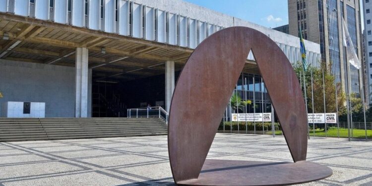 Renovação na Assembleia e Câmara será mínima