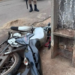 Após “dar grau”, motociclista foge da PM e bate em poste