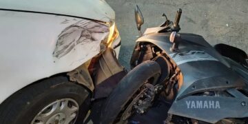 Motociclista fica ferido após colisão com carro em Alfenas