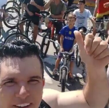 VÍDEO | Passeio ciclístico reúne a garotada e movimenta domingo em Carmo do Rio Claro