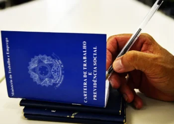 Congresso promulga emenda do fim da 6×1; escala 5×2 começa em 60 dias
