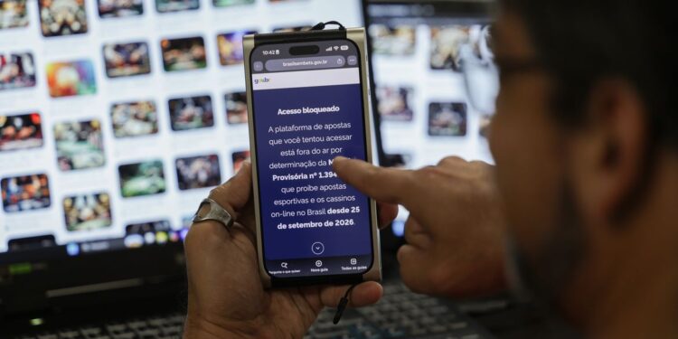 Fim das bets: sites e aplicativos começam a sair do ar nesta terça; veja como recuperar o dinheiro