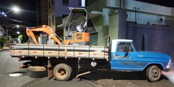 Suspeito de furtar caminhão e mini escavadeira em São Sebastião do Paraíso é preso em SP