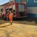 Bombeiros combatem vazamento de óleo e alertam para riscos de acidentes em Alfenas