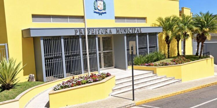 Paraguaçu abre concurso público com 100 vagas e salários para diferentes níveis de escolaridade