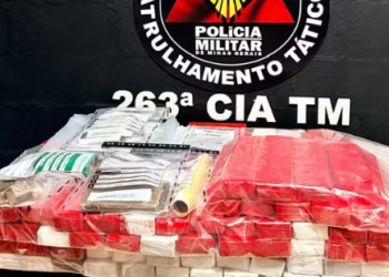 Jovem é resgatada de cárcere privado e homem é preso com mais de 100 tabletes de drogas