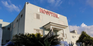 Menina de 3 anos morre após ser atingida por empilhadeira em fábrica de bolachas