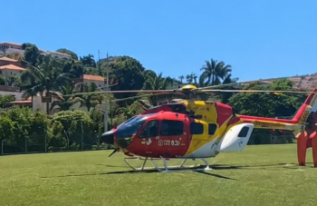 Pedreiro cai de telhado em Nova Resende e é socorrido de helicóptero