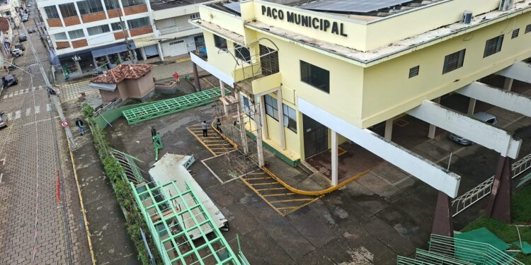 FOTOS: Prefeitura de Carmo anuncia nova data para liberar entrada do prédio principal