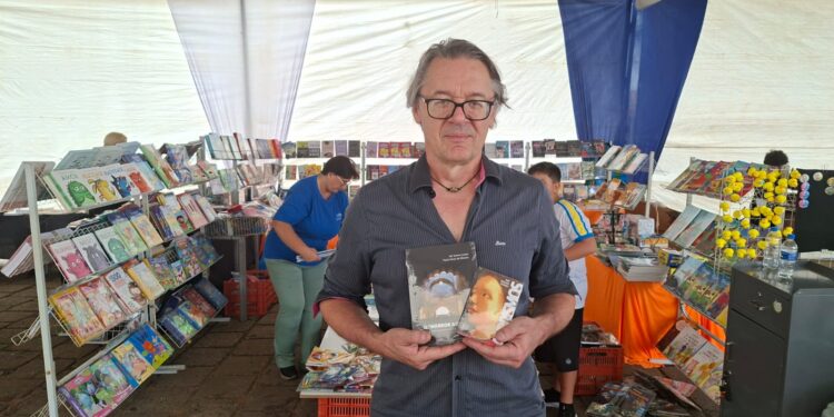 VÍDEO: Carmo do Rio Claro recebe a 1ª FliCarmo com contação de histórias e lançamentos de livros