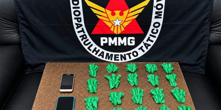 Operação da PMMG apreende 100 pinos de cocaína em Alfenas