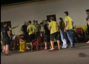VÍDEO: Briga entre jovens termina com ferido em bar de Carmo do Rio Claro