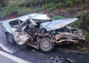 Motorista sem CNH e com suspeita de embriaguez fica gravemente ferido em colisão na MGC-146