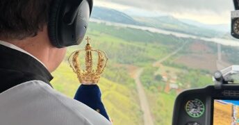 EXCLUSIVO | Vídeo de dentro do helicóptero mostra o momento da chegada da imagem de Nossa Senhora em Carmo