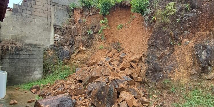 Chuvas fortes provocam deslizamentos, alagamentos e quedas de árvores no Sul de Minas