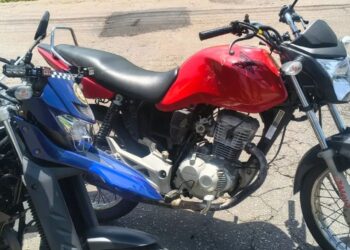 Motocicleta sem retrovisores e com escapamento adulterado é removida no Sul de Minas