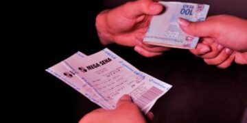 Golpistas convencem idosa a sacar R$ 5 mil com promessa de prêmio milionário